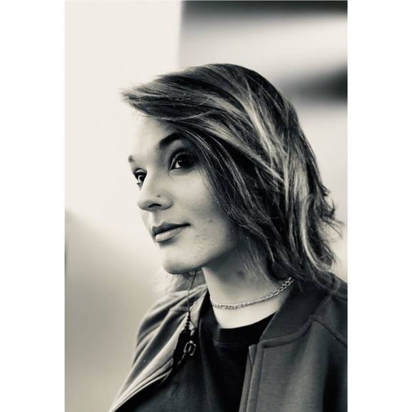 Meet your Posher, Jillian - Picture 1 of 1